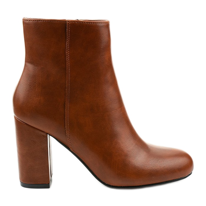 Barna csizma Gawler ökobőrből készült oszlopon