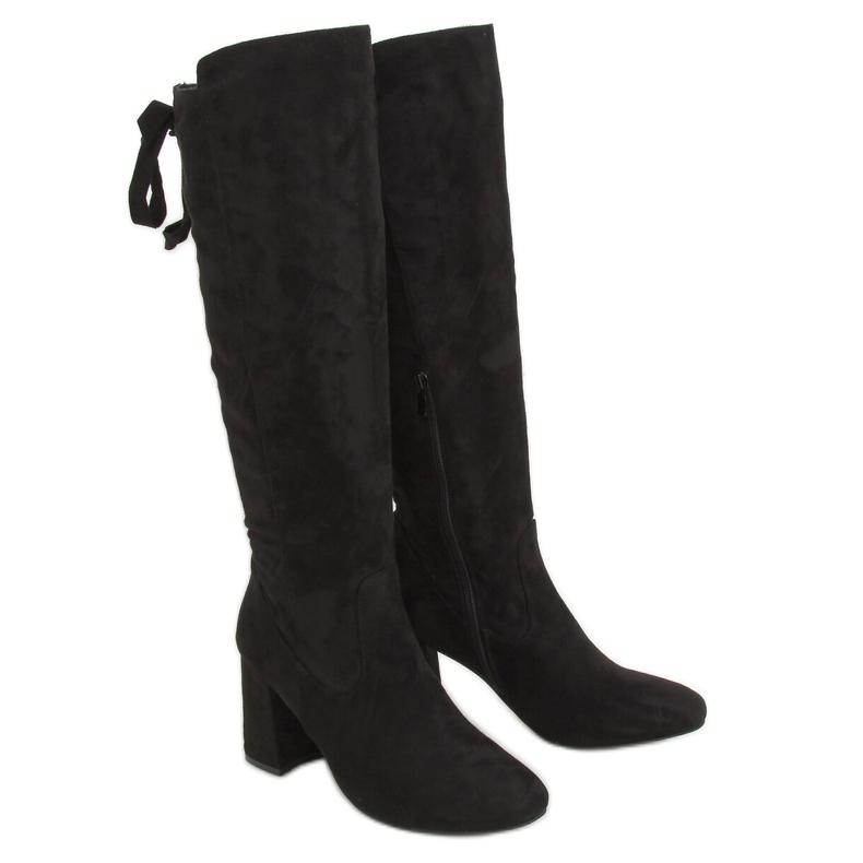 Fekete magas sarkú csizma J19-65 Fekete