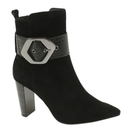 Caprice Fekete bőrcsizma, 25317-25 025 csattal