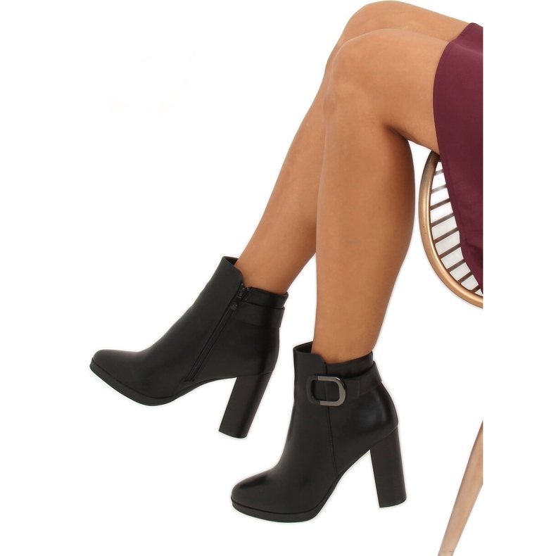 Fekete magas sarkú csizma BM-9093 Fekete