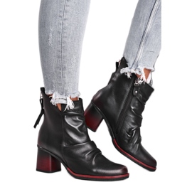 Női csizma magas sarkú Maciejka fekete 04757-01