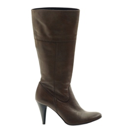 Nessi Bőrcsizma sarkon 20310 barna Nessi Bőrcsizma sarkon 20310 barna