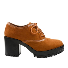 Tevecsizma fűzött a Clearfall blokkon barna