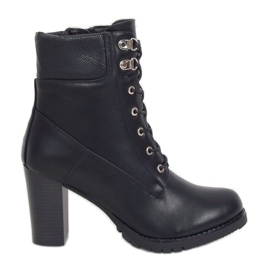 Fekete sarkú fa csizma BH2567-KB Fekete