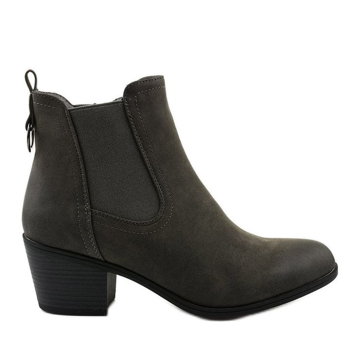 Szürke velúr bokacsizma a Tarrenscribe poszton Szürke velúr bokacsizma a Tarrenscribe poszton