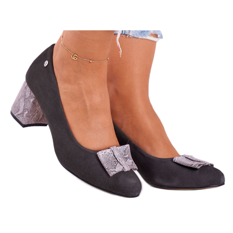 Női szivattyúk Maciejka Suede Graphite 3356A-43 / 00-1 sokszínű