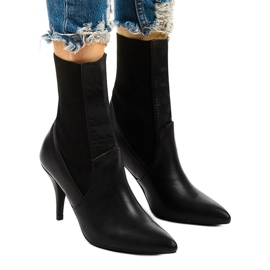 Fekete magassarkú Daywillow zoknival