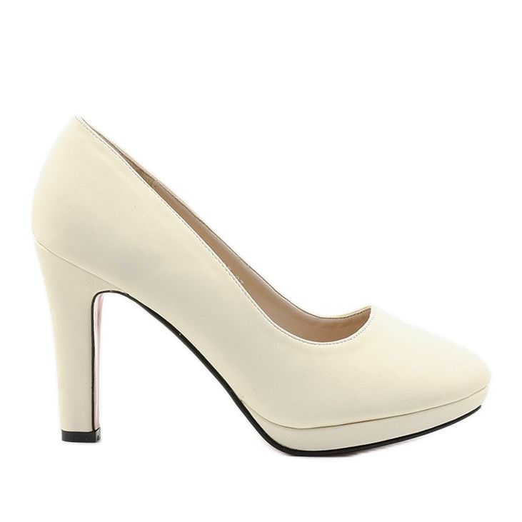 Fehér szivattyúk vastag Doombrace sarkán