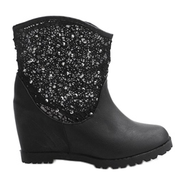 Áttört ékcsizma 7010 -16 Fekete Áttört ékcsizma 7010 -16 Fekete