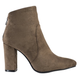 Ideal Shoes Klasszikus csizma egy poszton barna khaki
