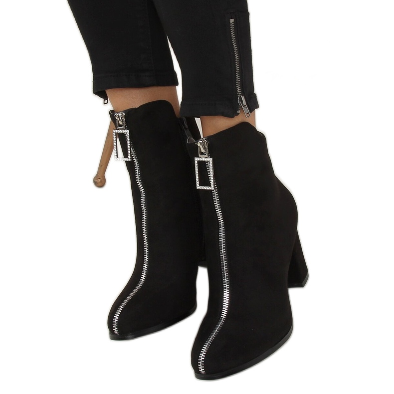 Fekete magas sarkú csizma 0-320 Fekete