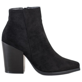 Super Me Fekete csizma egy széles poszton Super Me Fekete csizma egy széles poszton