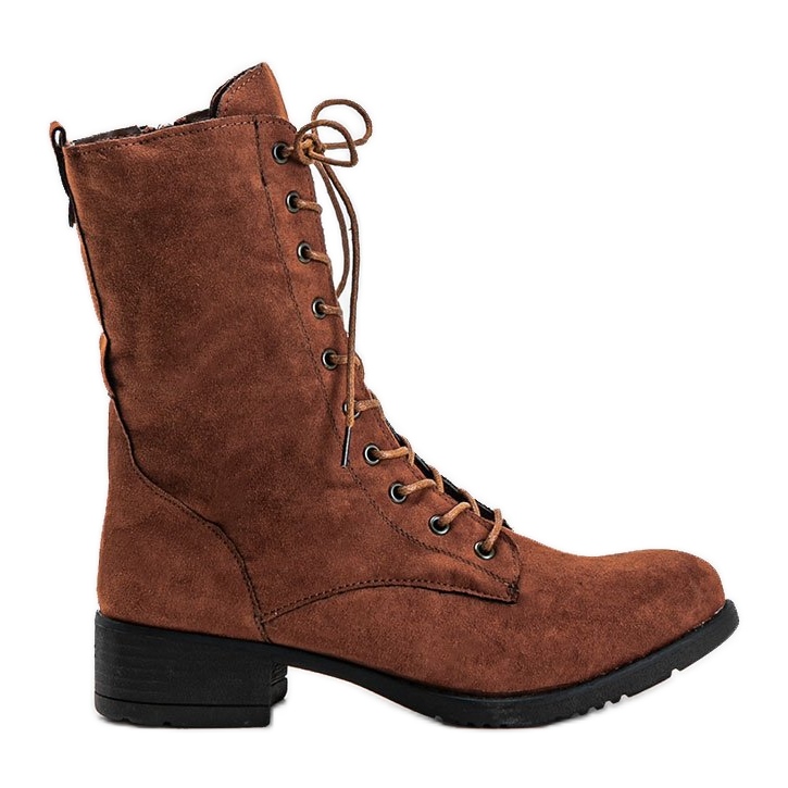 Barna fűzős csizma S10