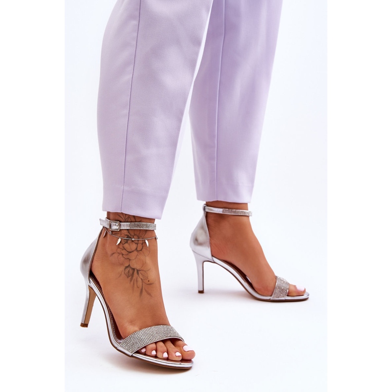 Női szandál magas sarkú strasszokkal, ezüst Perfecto 1