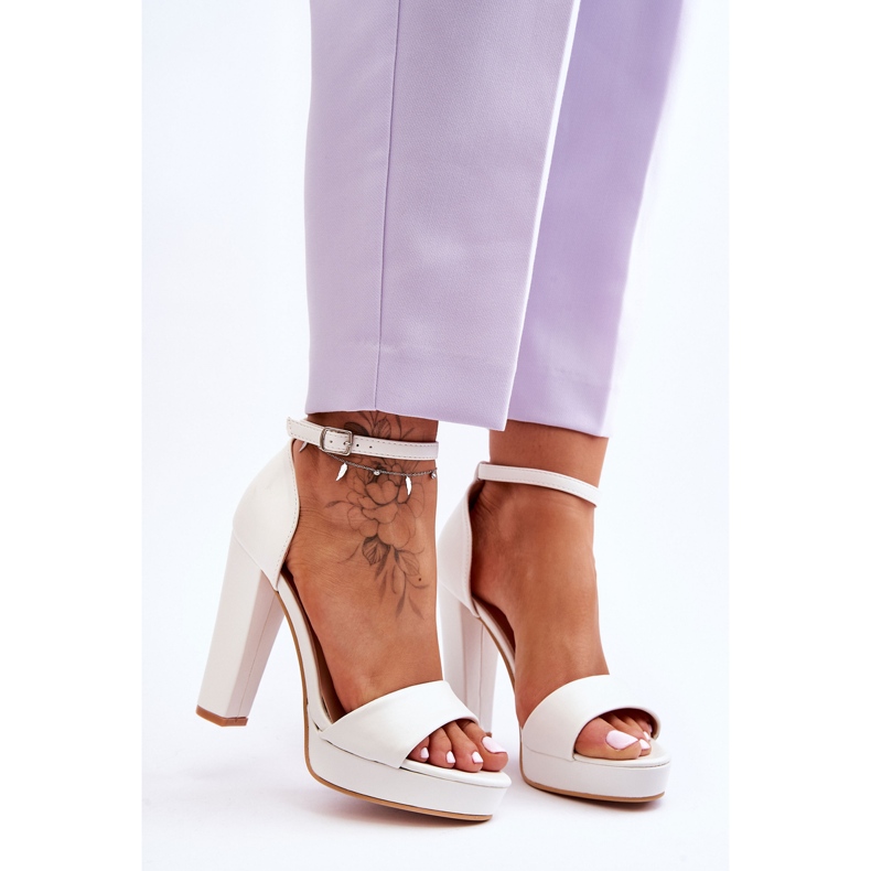 WS1 Fehér Mandy magassarkú szandál 1