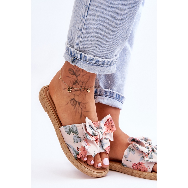 Női papucs masnival, bézs virággal 2