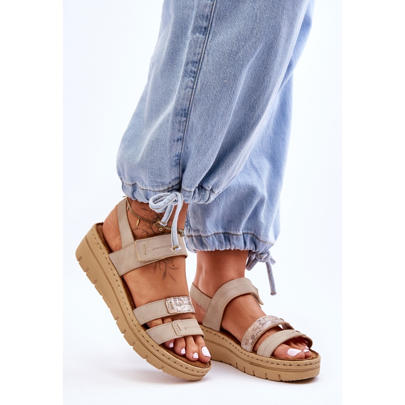 Vinceza Női bőr szandál tépőzáras bézs friss megjelenéssel 1