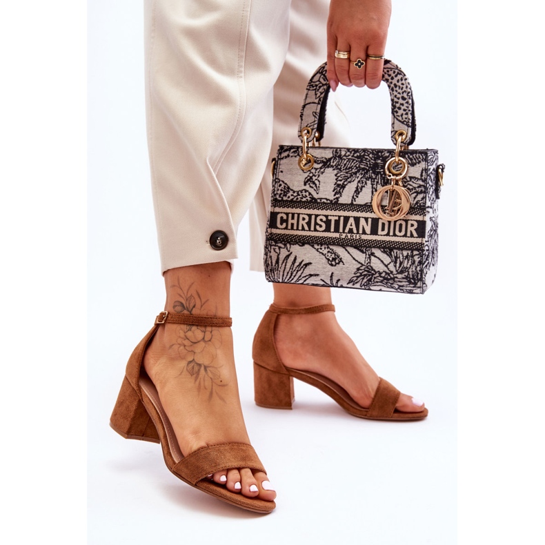 Klasszikus velúr Camel Honeymoon alacsony sarkú szandál barna 2