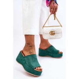 Női papucsok egy hatalmas platformon, zöld Martina 1