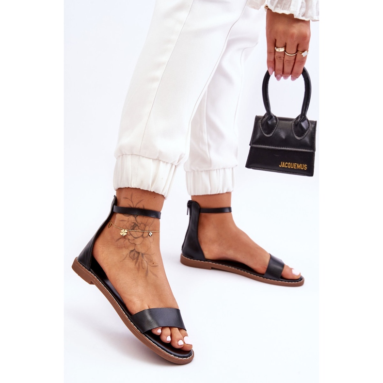 Millou fekete bőr lapos cipzáras szandál 1