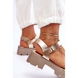 Női bőr szandál arany Emori díszítéssel aranysárga 2