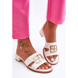 Elegáns női papucs fehér Atlantis díszítéssel 2