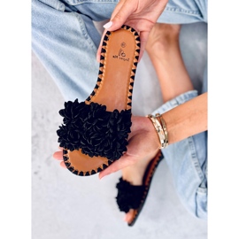 Prima fekete virágos papucs 1 Prima fekete virágos papucs 1