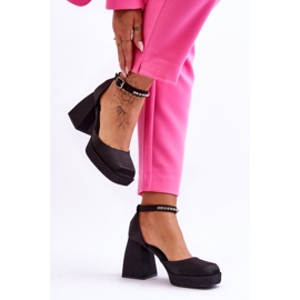 Divatos pumpák masszív sarkú cirkóniummal, fekete Adel 2