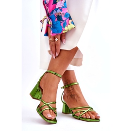 Divatos zöld Felisa magassarkú szandál 2