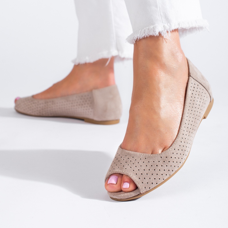 Női bézs áttört balerinák Shelovet 1