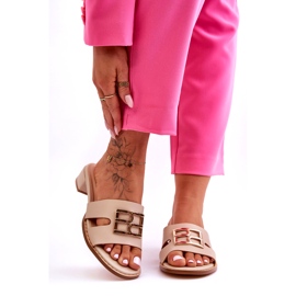 Női elegáns bézs papucs arany díszítéssel 5