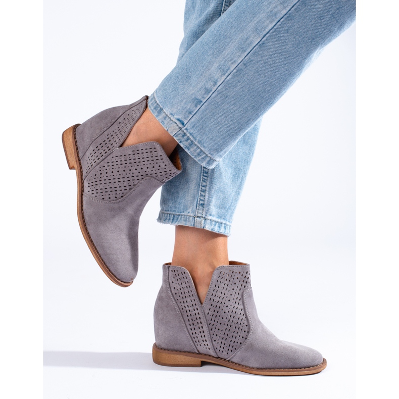 Áttört női ékes csizma Shelovet szürke 2