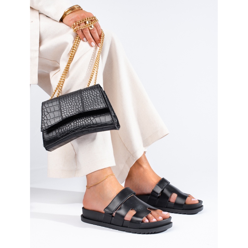 Fekete női papucs vastag Shelovet platformon 1