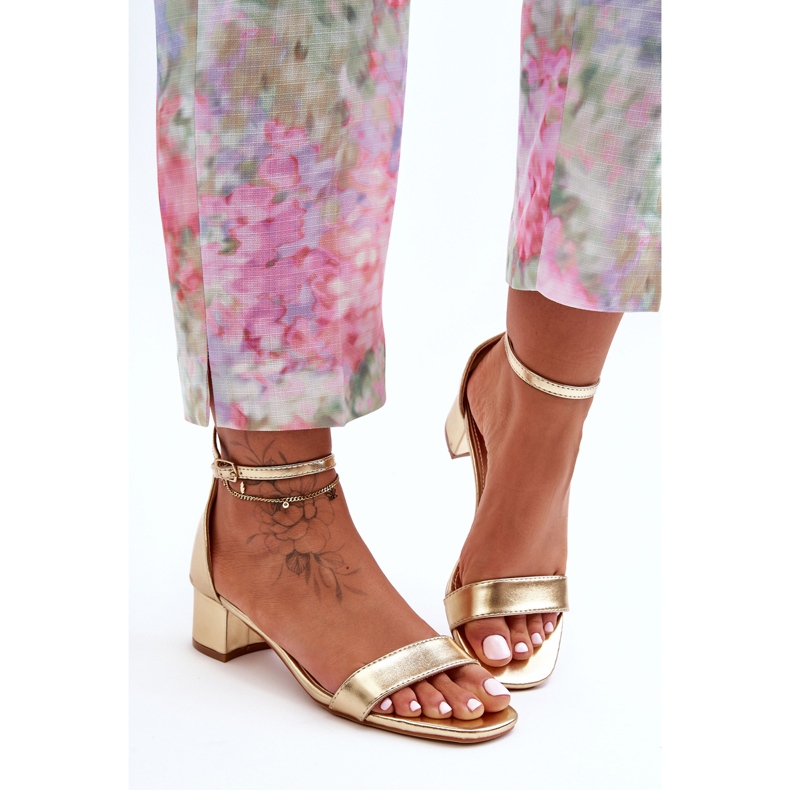 Bőr szandál sarkú sima arany inspirálj! aranysárga 2