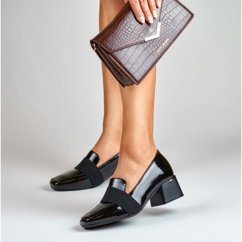 La.Fi Lakkbőr pumpák alacsony sarkú cipővel fekete 1