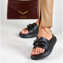 La.Fi Fekete papucs lánccal 1 La.Fi Fekete papucs lánccal 1