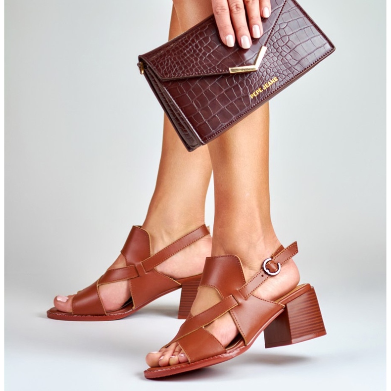 La.Fi Barna bőr tűsarkú szandál 1