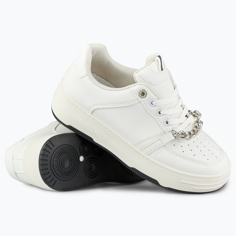Fehér sportcipő lánccal 1