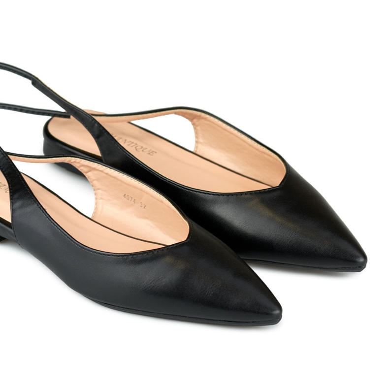 Fekete nyakkendős balerinák 1