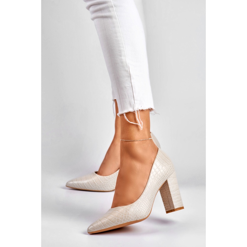 Világos szivattyúk egy eco-bőr oszlopon szürke 2