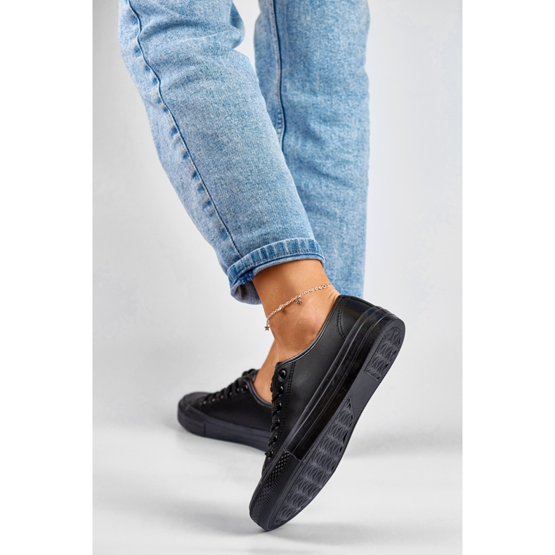 Női öko-bőr tornacipő fekete talppal 2