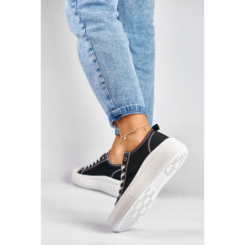 Fekete tornacipő alacsony platformon 2