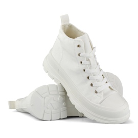 Fehér tornacipő a boka fölött 1