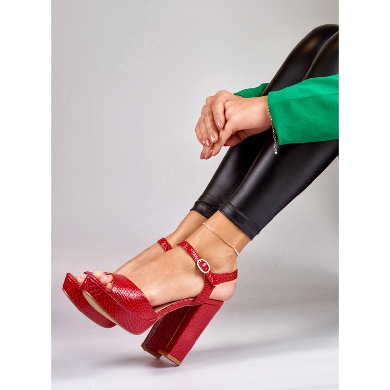 Piros magas sarkú szandál 1