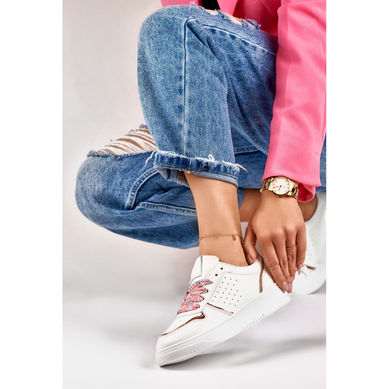 Cserélhető díszfűzős női tornacipő fehér 2