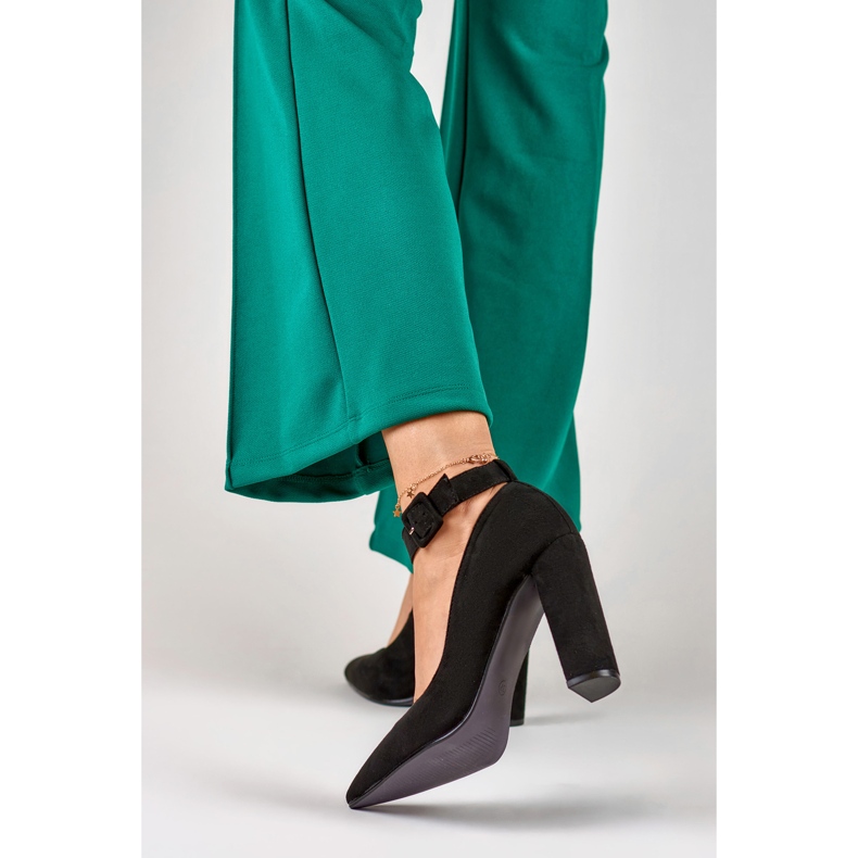 Női fekete pumpák a bokánál rögzítve 2