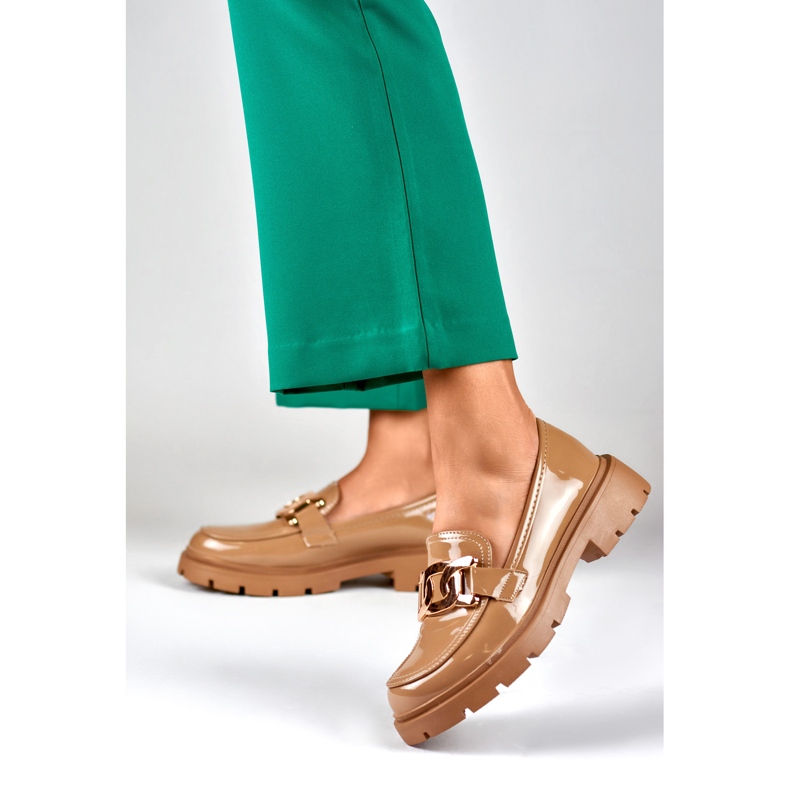 Karamell cipő arany díszítéssel bézs 2