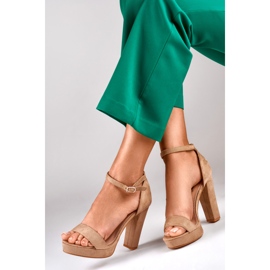 Bézs színű magas bokás szandál 1