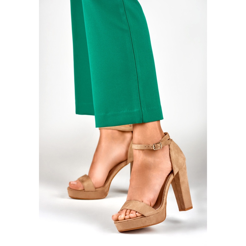 Bézs színű magas bokás szandál 2