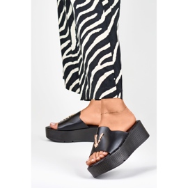 Női fekete ékszandál arany díszítéssel 2